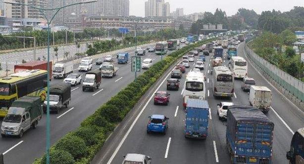 公安部：全國機(jī)動(dòng)車保有量達(dá)3.25億輛，機(jī)動(dòng)車駕駛?cè)诉_(dá)4.07億人